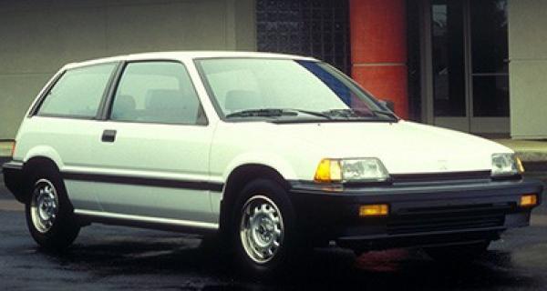 1987-1991 5-uși Sedan